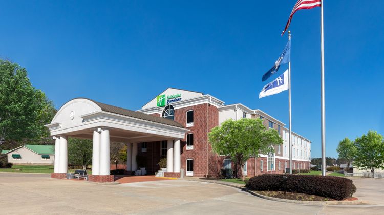 Holiday Inn Express Minden Exterior