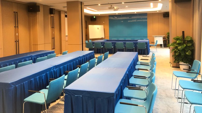 <b>Holiday Inn Express Shenzhen Longhua Meeting</b>. Images powered by <a href="https://www.leonardoworldwide.com/" title="Leonardo Worldwide" target="_blank">Leonardo</a>.