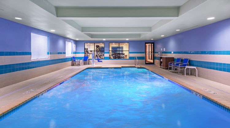 Holiday Inn Express Hotel & Suites Pool