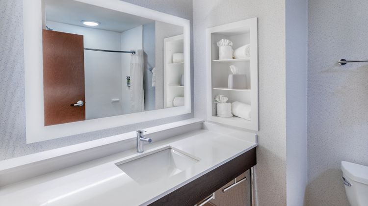 Holiday Inn Express Hotel & Suites Room