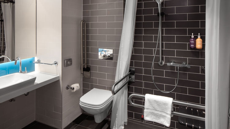 Holiday Inn Express Aarburg-Oftringen Room