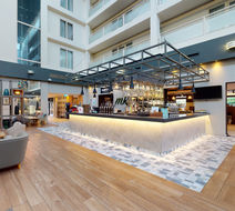 Holiday Inn Milton Keynes Lobby