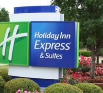Holiday Inn Express Sports Center Exterior