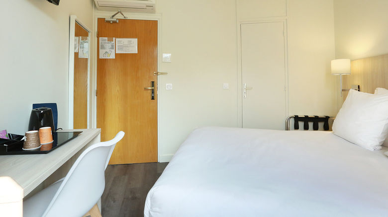 <b>Murat Hotel Room</b>. Images powered by <a href="https://www.leonardoworldwide.com/" title="Leonardo Worldwide" target="_blank">Leonardo</a>.