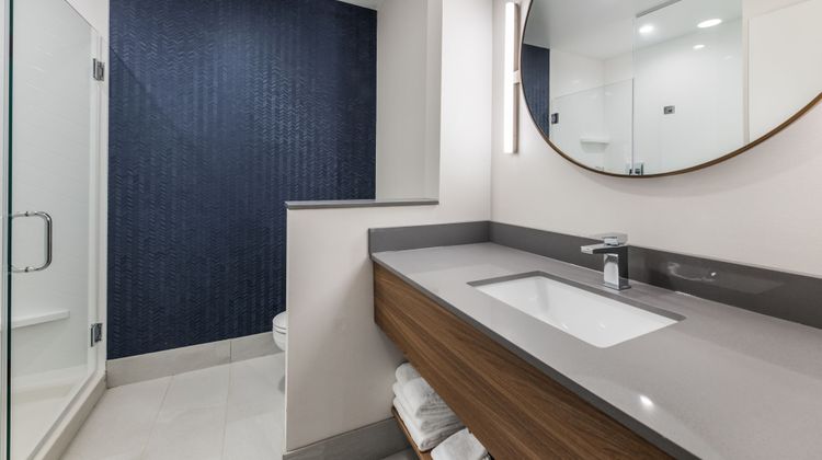 Fairfield Inn & Suites Knoxville Clinton Room
