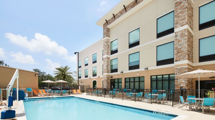 Holiday Inn Express & Suites Gulf Breeze Pool