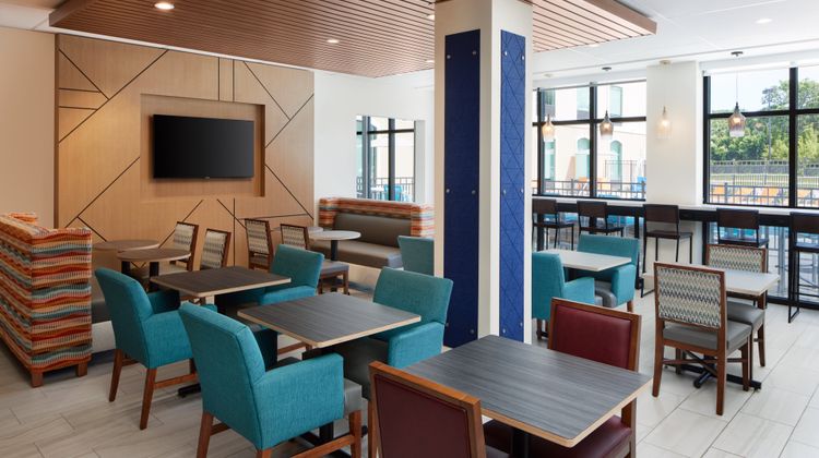 Holiday Inn Express & Suites Gulf Breeze Restaurant