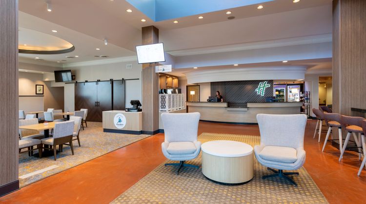 Holiday Inn Hotel & Suites Exterior