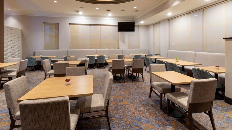 Holiday Inn Hotel & Suites Restaurant