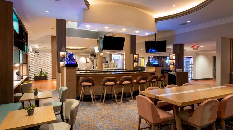 Holiday Inn Hotel & Suites Lobby