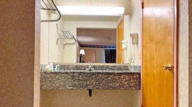 <b>Red Carpet Inn Room</b>. Images powered by <a href="https://www.leonardoworldwide.com/" title="Leonardo Worldwide" target="_blank">Leonardo</a>.