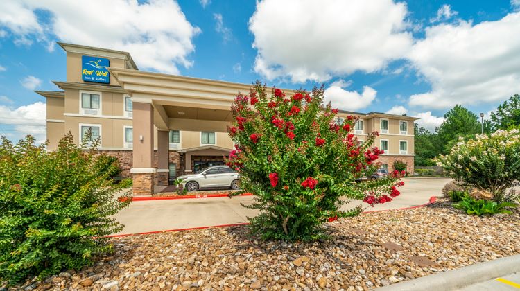 Rest Well Inn and Suites Houston I-45 N Exterior