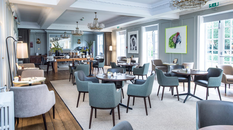 <b>Bush Hotel Farnham Restaurant</b>. Images powered by <a href="https://www.leonardoworldwide.com/" title="Leonardo Worldwide" target="_blank">Leonardo</a>.