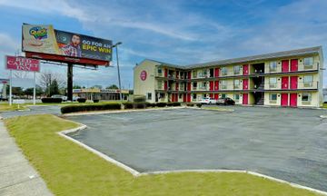 Red Carpet Inn