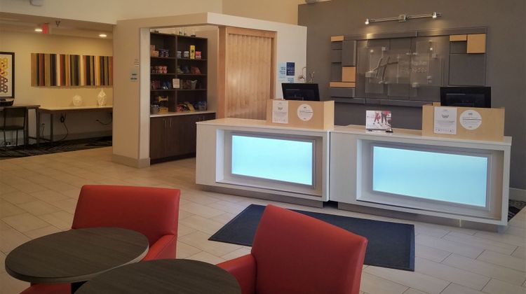 Holiday Inn Express Lobby