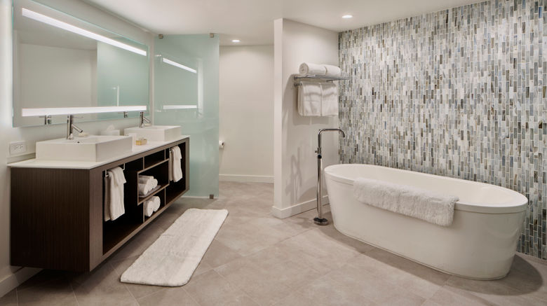 <b>Sunset Marquis Room</b>. Images powered by <a href="https://www.leonardoworldwide.com/" title="Leonardo Worldwide" target="_blank">Leonardo</a>.