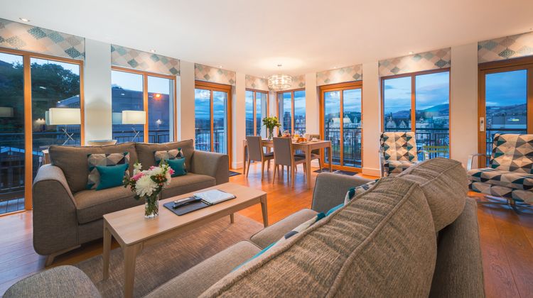 Highland Apartments by Mansley Room