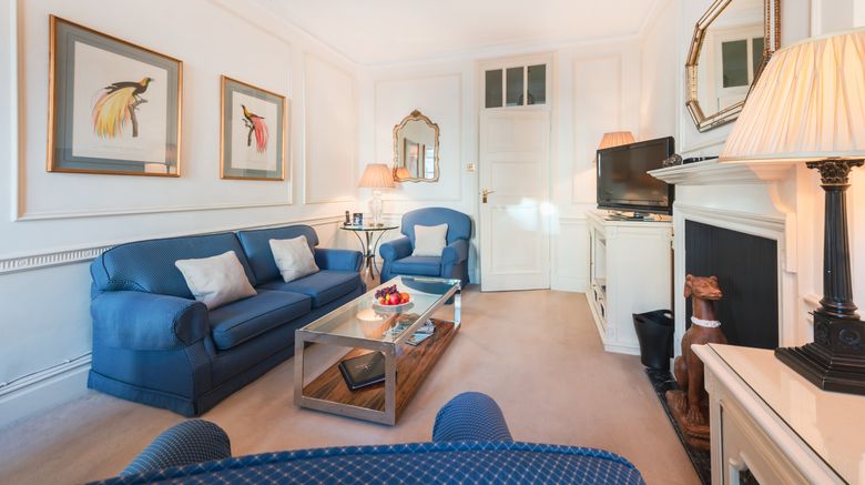 <b>44 Curzon Street Apartments by Mansley Room</b>. Images powered by <a href="https://www.leonardoworldwide.com/" title="Leonardo Worldwide" target="_blank">Leonardo</a>.