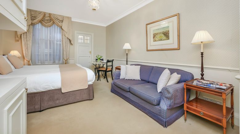 <b>44 Curzon Street Apartments by Mansley Room</b>. Images powered by <a href="https://www.leonardoworldwide.com/" title="Leonardo Worldwide" target="_blank">Leonardo</a>.