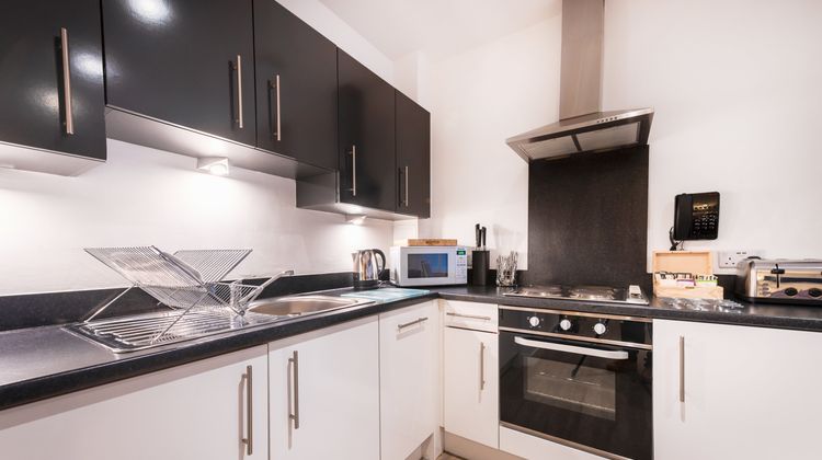 Braid Apartments by Mansley Room