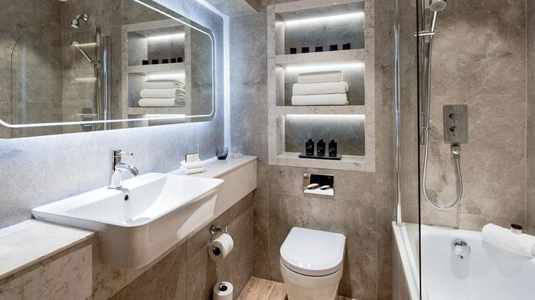 <b>Clandeboye Lodge Hotel Room</b>. Images powered by <a href="https://www.leonardoworldwide.com/" title="Leonardo Worldwide" target="_blank">Leonardo</a>.