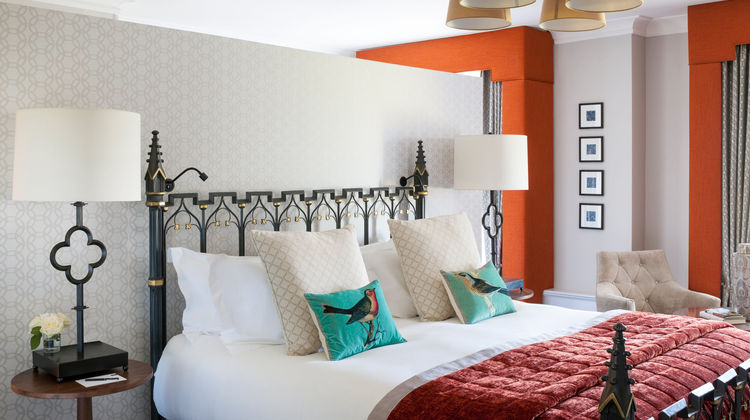 Queen's Hotel Cheltenham Suite