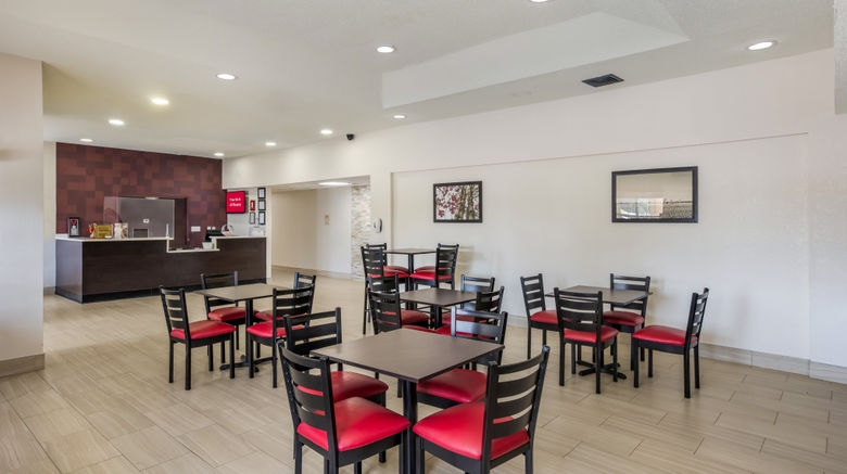 <b>Red Roof PLUS+ & Suites Savannah I-95 Restaurant</b>. Images powered by <a href="https://www.leonardoworldwide.com/" title="Leonardo Worldwide" target="_blank">Leonardo</a>.