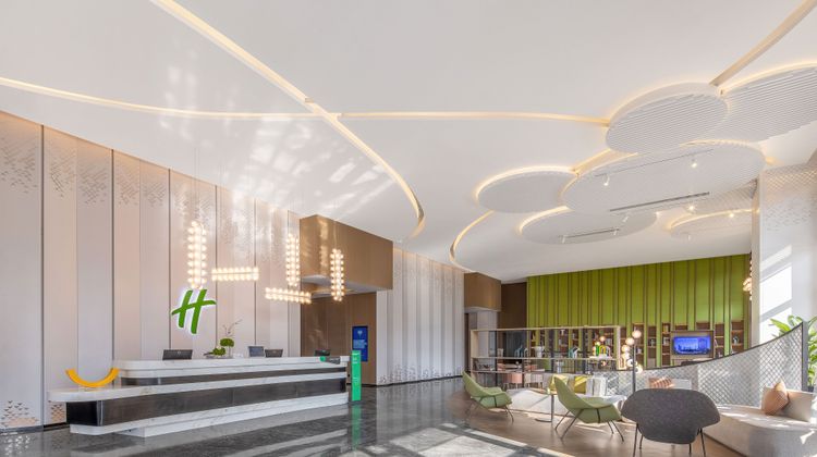 Holiday Inn Express Qingdao Jinshui Exterior