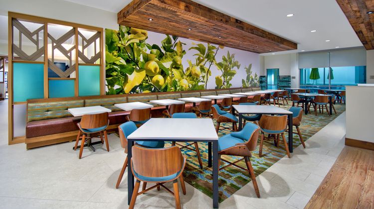 Fairfield Inn & Stes Flamingo Crossings Restaurant
