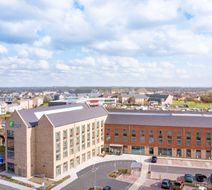 Holiday Inn Exp Cambridge West-Cambourne Exterior