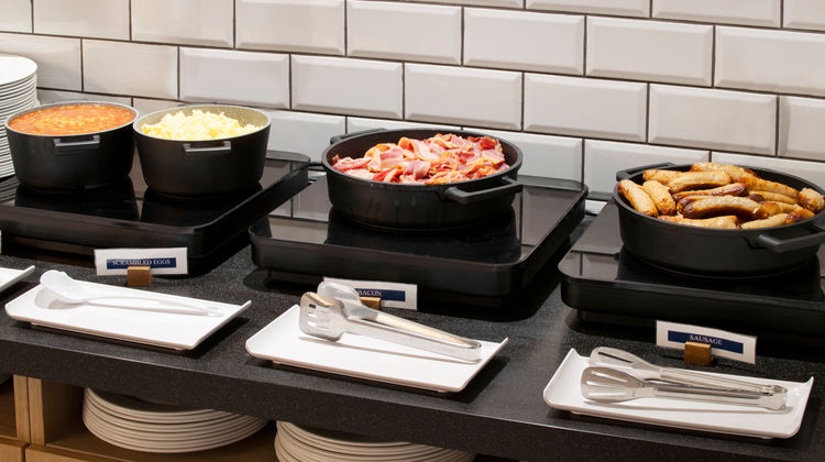 Holiday Inn Exp Cambridge West-Cambourne Restaurant