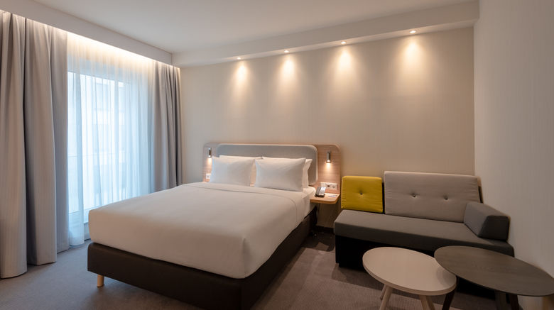 <b>Holiday Inn Express Munich North Room</b>. Images powered by <a href="https://www.leonardoworldwide.com/" title="Leonardo Worldwide" target="_blank">Leonardo</a>.