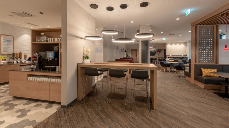 <b>Holiday Inn Express Munich North Restaurant</b>. Images powered by <a href="https://www.leonardoworldwide.com/" title="Leonardo Worldwide" target="_blank">Leonardo</a>.