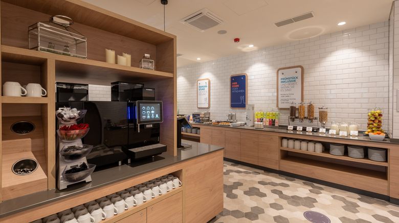 <b>Holiday Inn Express Munich North Restaurant</b>. Images powered by <a href="https://www.leonardoworldwide.com/" title="Leonardo Worldwide" target="_blank">Leonardo</a>.