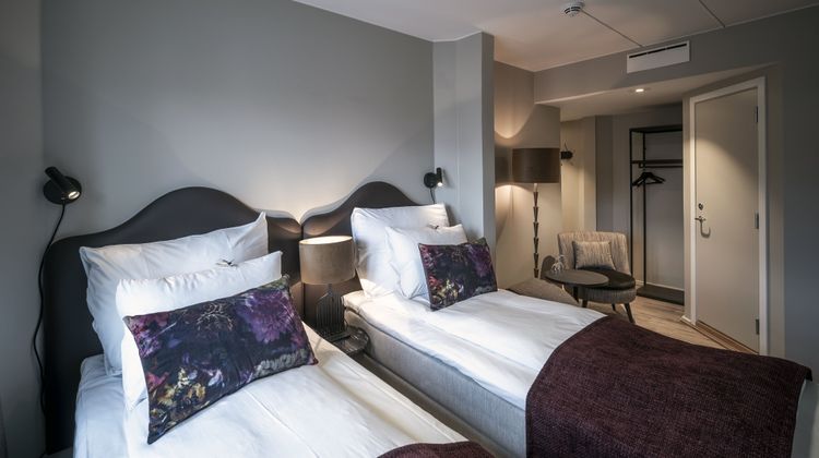 Aksjemollen Hotel Room