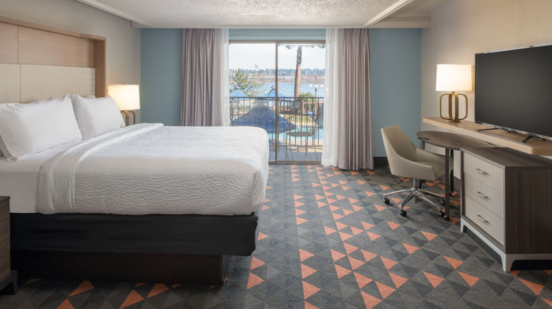<b>Holiday Inn Portland-Columbia Riverfront Room</b>. Images powered by <a href="https://www.leonardoworldwide.com/" title="Leonardo Worldwide" target="_blank">Leonardo</a>.