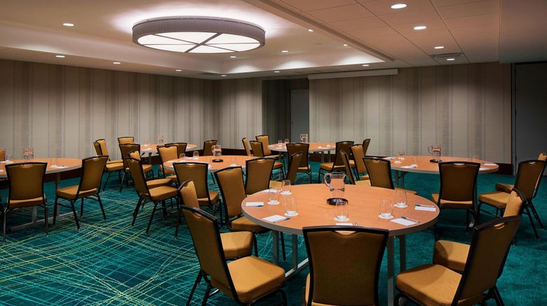 <b>SpringHill Suites Houston Downtown Meeting</b>. Images powered by <a href="https://www.leonardoworldwide.com/" title="Leonardo Worldwide" target="_blank">Leonardo</a>.