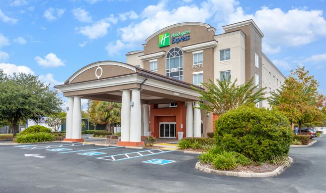 Holiday Inn Express Crystal River Exterior
