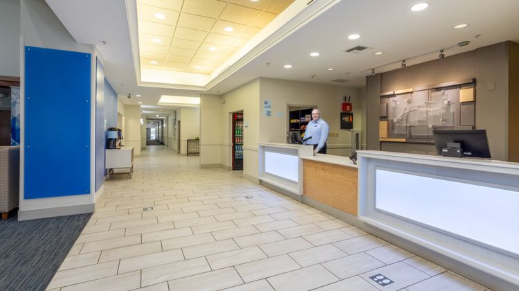 Holiday Inn Express Crystal River Lobby
