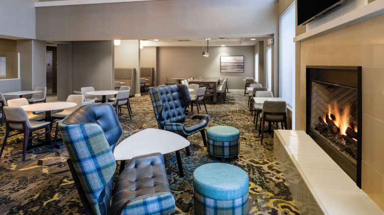 <b>Residence Inn Chicago Oak Brook Lobby</b>. Images powered by <a href="https://www.leonardoworldwide.com/" title="Leonardo Worldwide" target="_blank">Leonardo</a>.
