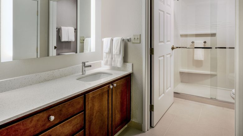 <b>Residence Inn Chicago Oak Brook Room</b>. Images powered by <a href="https://www.leonardoworldwide.com/" title="Leonardo Worldwide" target="_blank">Leonardo</a>.