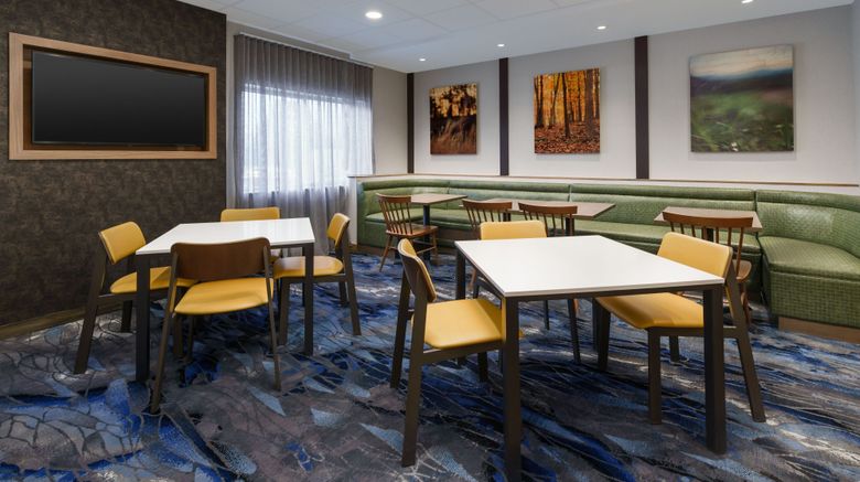 <b>Fairfield Inn Joliet South Lobby</b>. Images powered by <a href="https://www.leonardoworldwide.com/" title="Leonardo Worldwide" target="_blank">Leonardo</a>.