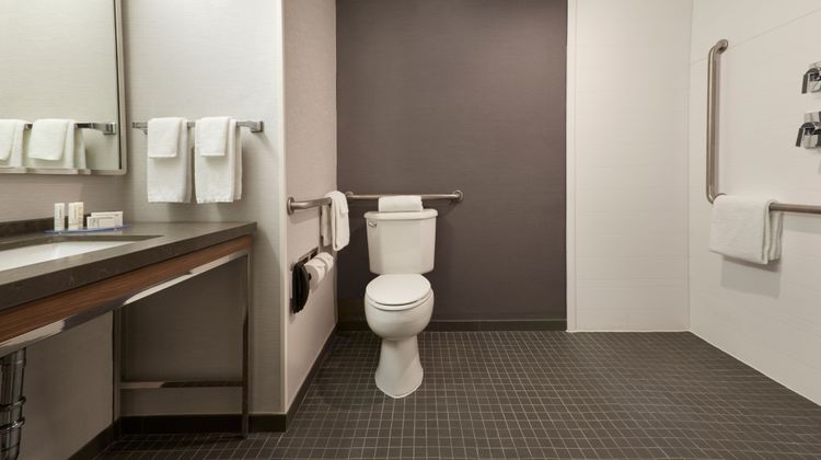 Courtyard by Marriott Toronto Markham Room