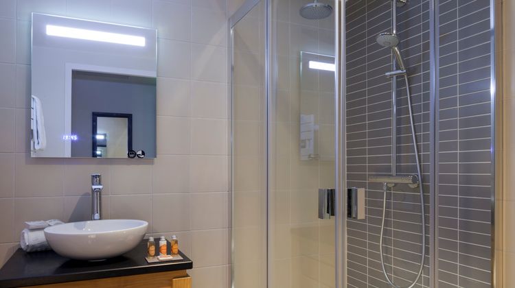 Les Flots Hotel Room
