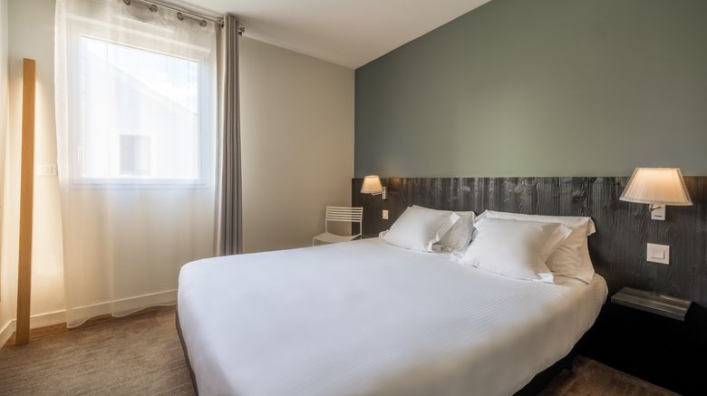 <b>Les Flots Hotel Room</b>. Images powered by <a href="https://www.leonardoworldwide.com/" title="Leonardo Worldwide" target="_blank">Leonardo</a>.