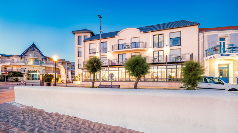 <b>Les Flots Hotel Exterior</b>. Images powered by <a href="https://www.leonardoworldwide.com/" title="Leonardo Worldwide" target="_blank">Leonardo</a>.