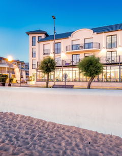 Les Flots Hotel