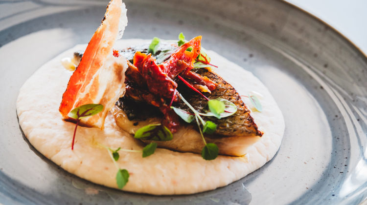 Les Flots Hotel Restaurant