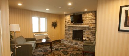 Cobblestone Inn & Suites Lobby