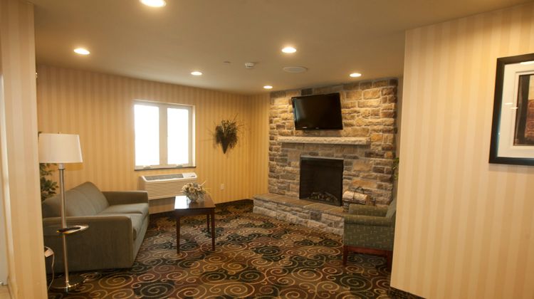 Cobblestone Inn & Suites Lobby